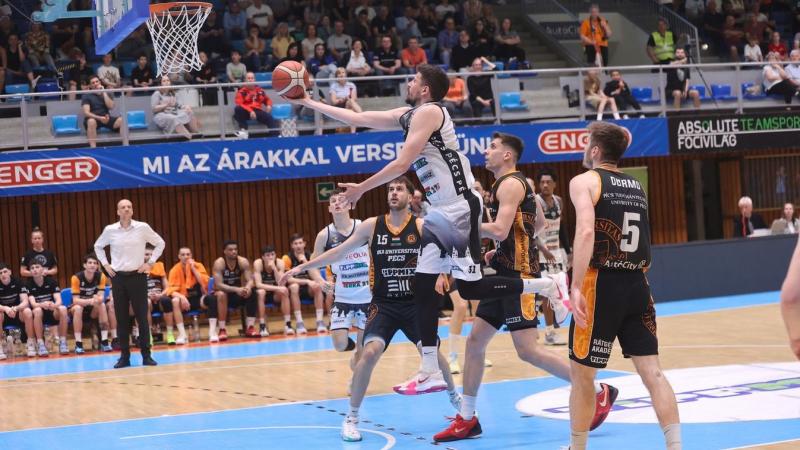 A Vasút csapata elindul a sorsdöntő összecsapásra, ahol a győzelem még várat magára.