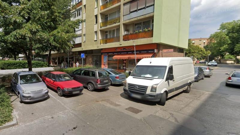 Már a nappali fény sem nyújt védelmet Pécs városában: egy szomorú incidens rázta meg a közösséget szerdán.