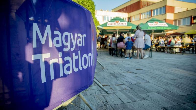 Valaki úgy döntött, hogy remek ötlet lenne eltulajdonítani egy embernagyságú szobrot a frissen megnyílt tiszaújvárosi fesztiválról.