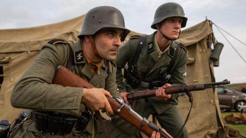 Történelem a játék színpadán: A II. Világháborús hadijátékok varázslatos világa a Monostori Erőd falai között

A Monostori Erőd lenyűgöző falai között a múlt elevenedik meg, amikor a II. Világháborús hadijátékok résztvevői életre keltik a történelmi esemé