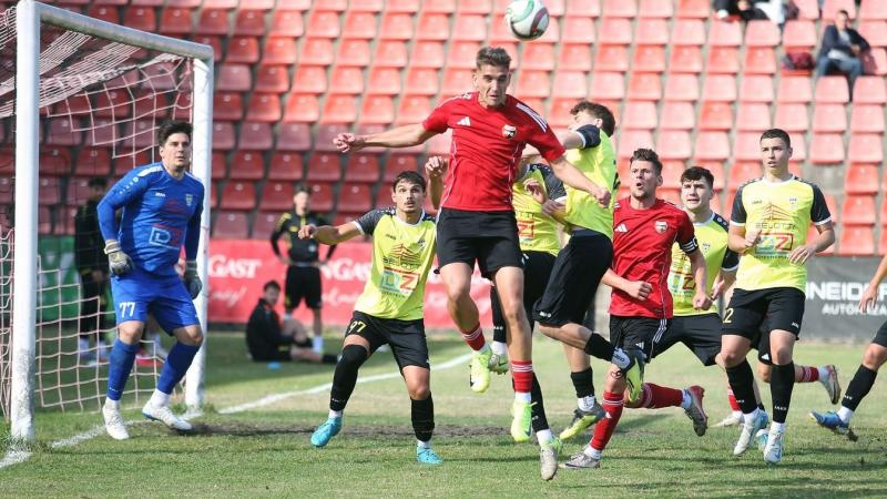 A pécsi focicsapatoknak az első és második helyezettek legyőzése a cél!