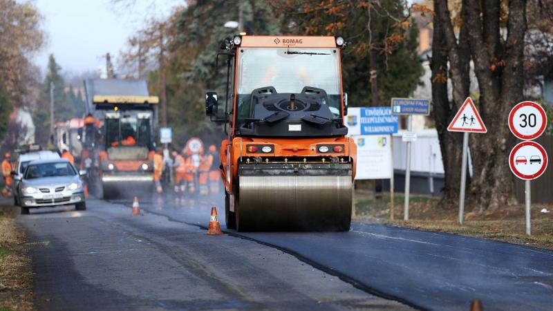 Nagy boldogság az autósok számára, hogy Bács-Kiskun megyében két jelentős útszakasz új életre kelt – nézd meg a képeket!