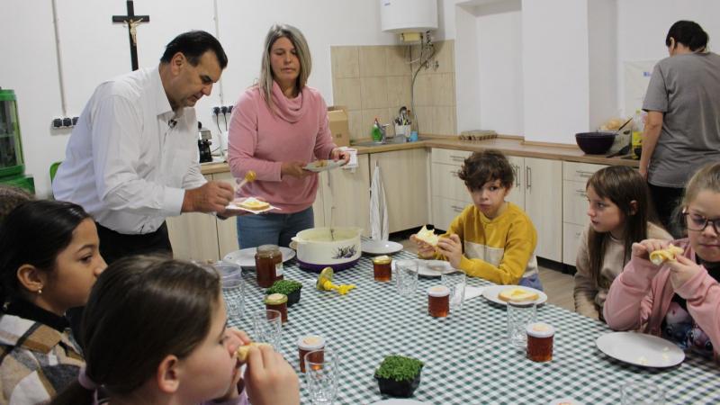 Adj egy csipetnyi meglepetést a palacsintádhoz ezzel az izgalmas hozzávalóval! Fedezd fel a zalai képviselő különleges receptjét, amely garantáltan feldobja az ízeket!