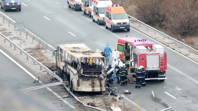 Súlyos baleset történt az M0-s autóúton Győr közelében: ritkán tapasztalunk hasonló eseményeket hazánkban. A frontális ütközésről készült videó megdöbbentő képet fest a baleset körülményeiről. - Pénzcentrum