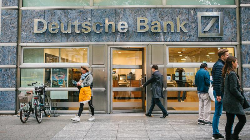 A Deutsche Bank ügyfeleit valószínűleg sikerült megtévesztenie, és ennek következményeként egy jelentős bírságot kellett viselnie.