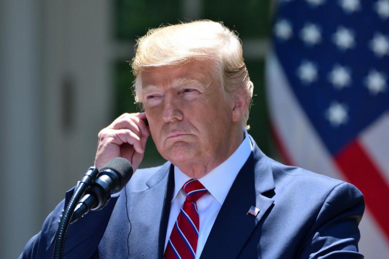 Washington távozott a béketárgyalások asztalától.