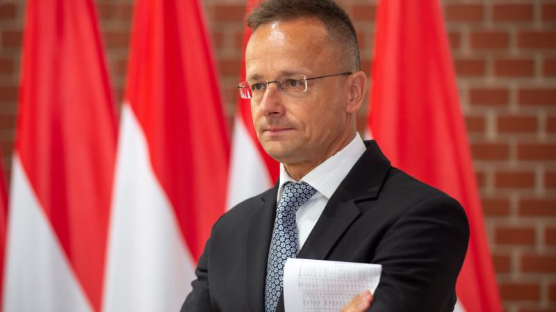 Szijjártó Péter kijelentette, hogy Brüsszel offenzívát indított a magyar rezsicsökkentés ellen.