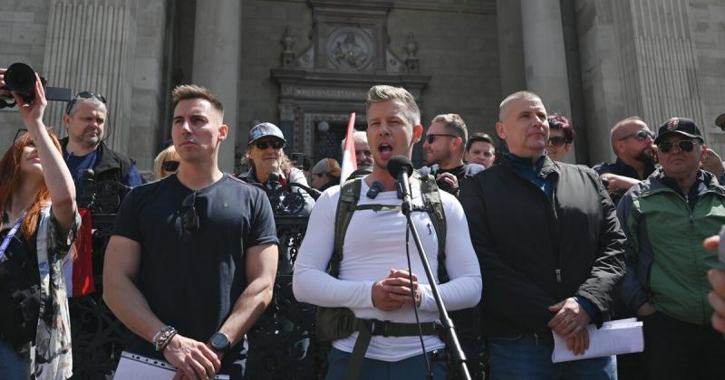 A Medián legfrissebb adatai alapján a Tisza pártja már 15 százalékponttal megelőzi a Fideszt.