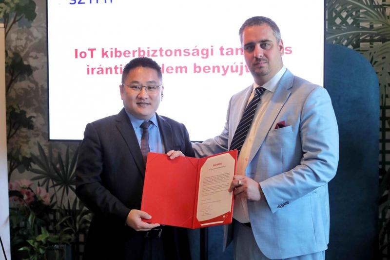 A Huawei Magyarországon elsőként indította el a kiberbiztonsági tanúsítási folyamatot lakossági inverterei számára – jelentette be az E-volution a DigitalHungary platformján. Itt találkozik a digitális világ a valósággal, ahol az innováció és a technológi