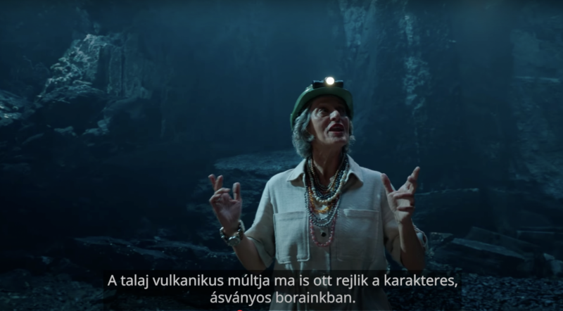 Fedezd fel az Ásványfixált Tuskó Lady-t a bányában: bemutatkozik a legújabb, lenyűgöző magyar bormarketingfilm, amely a külföldi közönséget célozza meg! Itt az ideje, hogy a hazai borászat csodáit egy igazán különleges módon mutassuk be a világnak!