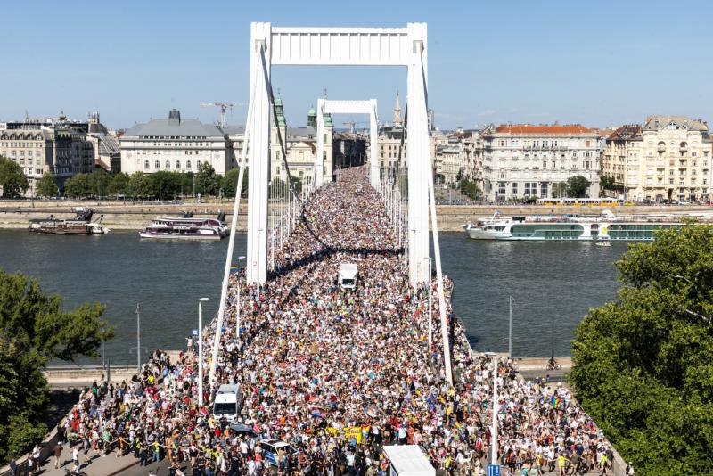 A Fidesz egyre inkább elmélyül a Pride jelenségének értelmezésében.