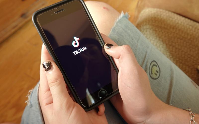 A 15 év alatti fiatalok számára nem ajánlott a közösségi média használata!