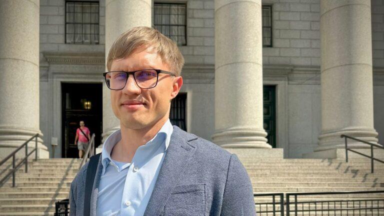 Az USA-ban bűnösnek nyilvánították a Tornado Cash fejlesztőjét, ami súlyos kérdéseket vet fel a technológiai innovációk és a jogi keretek közötti határvonalról.