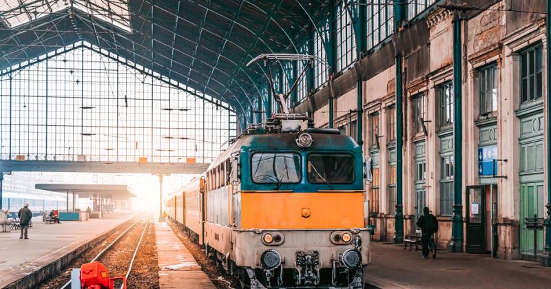 Jelentős változásokat hoz a MÁV az utasok számára: csütörtöktől új összeggel lép életbe az egységes pótdíj.