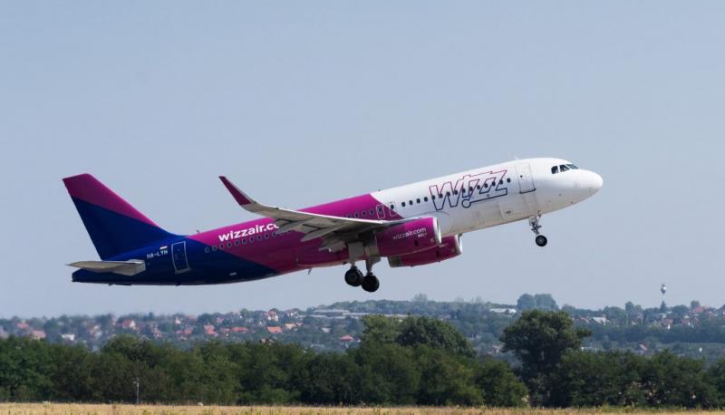 A Wizz Air újabb izgalmas lépésre készül, hiszen Budapestből két új városba indít járatokat. A légitársaság folytatja terjeszkedését, ezzel új lehetőségeket kínálva az utazni vágyóknak.