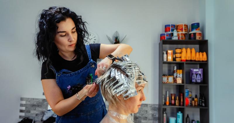 Ezt a 6 dolgot soha ne csináld fodrász előtt - Tönkreteheted a hajadat, és biztos, hogy a szakemberek meg fognak lepődni!
