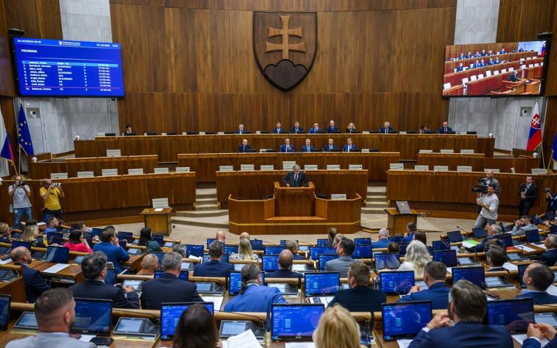 A parlamentben Gašpar témája nem került napirendre.