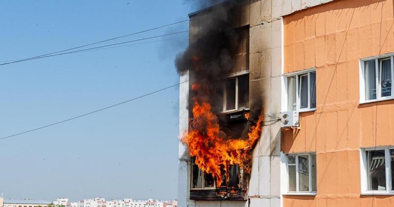 A XVIII. kerületben egy lakástűz következtében heroikus mentés zajlott, melynek során egy nőt sikerült kimenteni az égő otthonból.