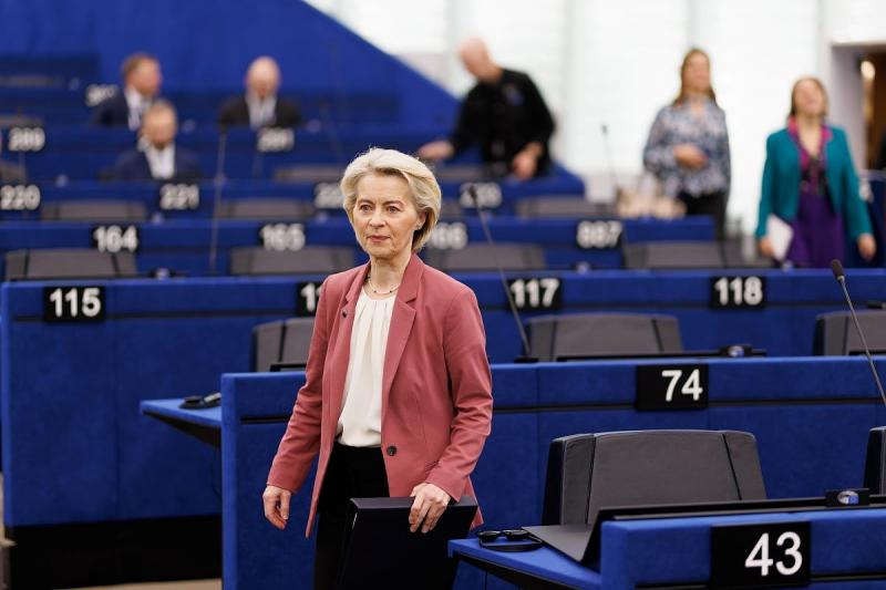 Ursula von der Leyen hangsúlyozta, hogy a határok megváltoztatása nem lehet erőszakos eszközökkel történő folyamat. Az ilyen módszerek nemcsak a stabilitást veszélyeztetik, hanem a nemzetközi kapcsolatok alapelveit is sértik. Fontos, hogy a határok módosí
