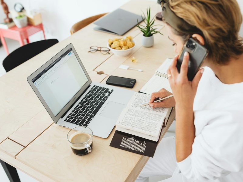 multitasking káros hatásai